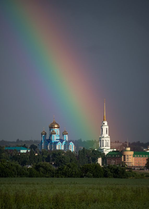 Радуга над монастырем фото превью