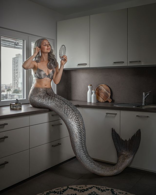 сказка, русалка, рыба девушка, кухня, квартира, магический реализм, хвост, история, ариель Ариель фото превью