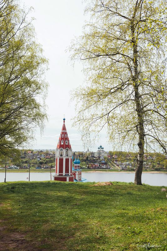 тутаев романов-борисоглебск казанская церковь воскресенский собор волга весна цветы Весна на волжских берегах фото превью