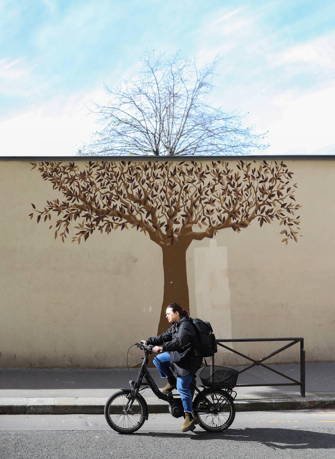 #City #Travel #tree #Ironic #urban, Mojtaba Chenari