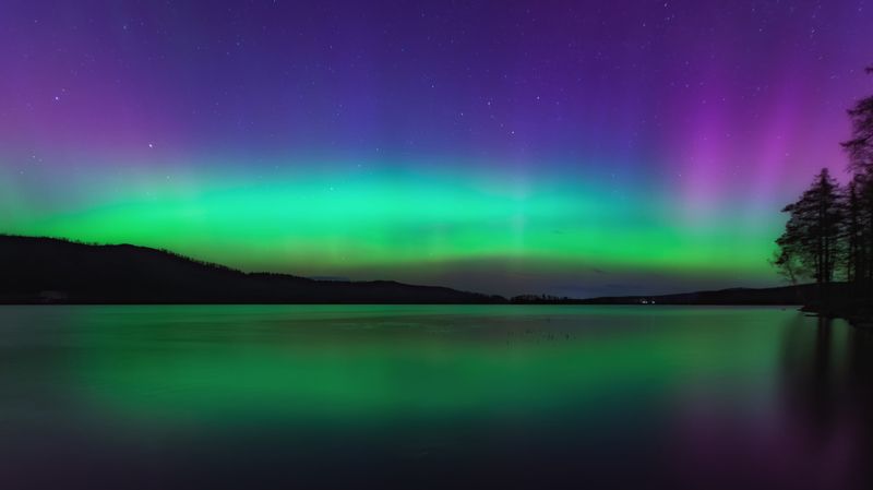 Сияние у озера калкан фото превью