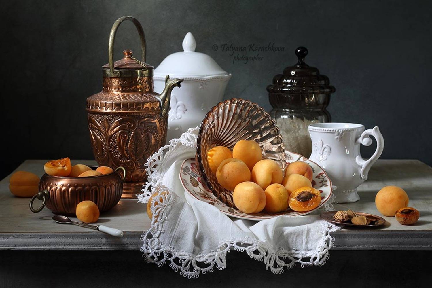 натюрморт, абрикосы, Tatyana Karachkova