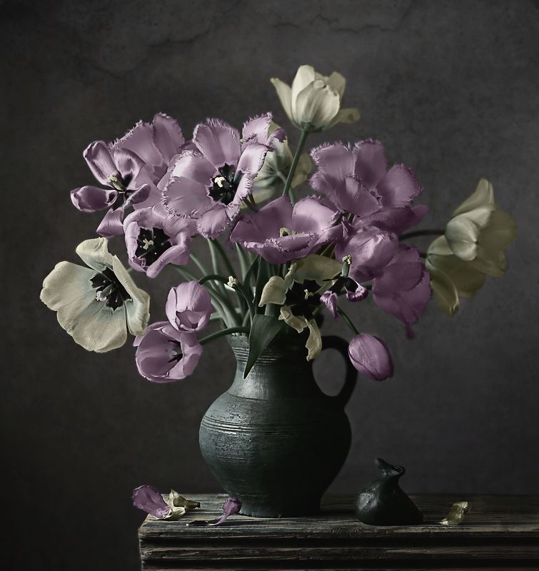 Атласные лепестки фото превью