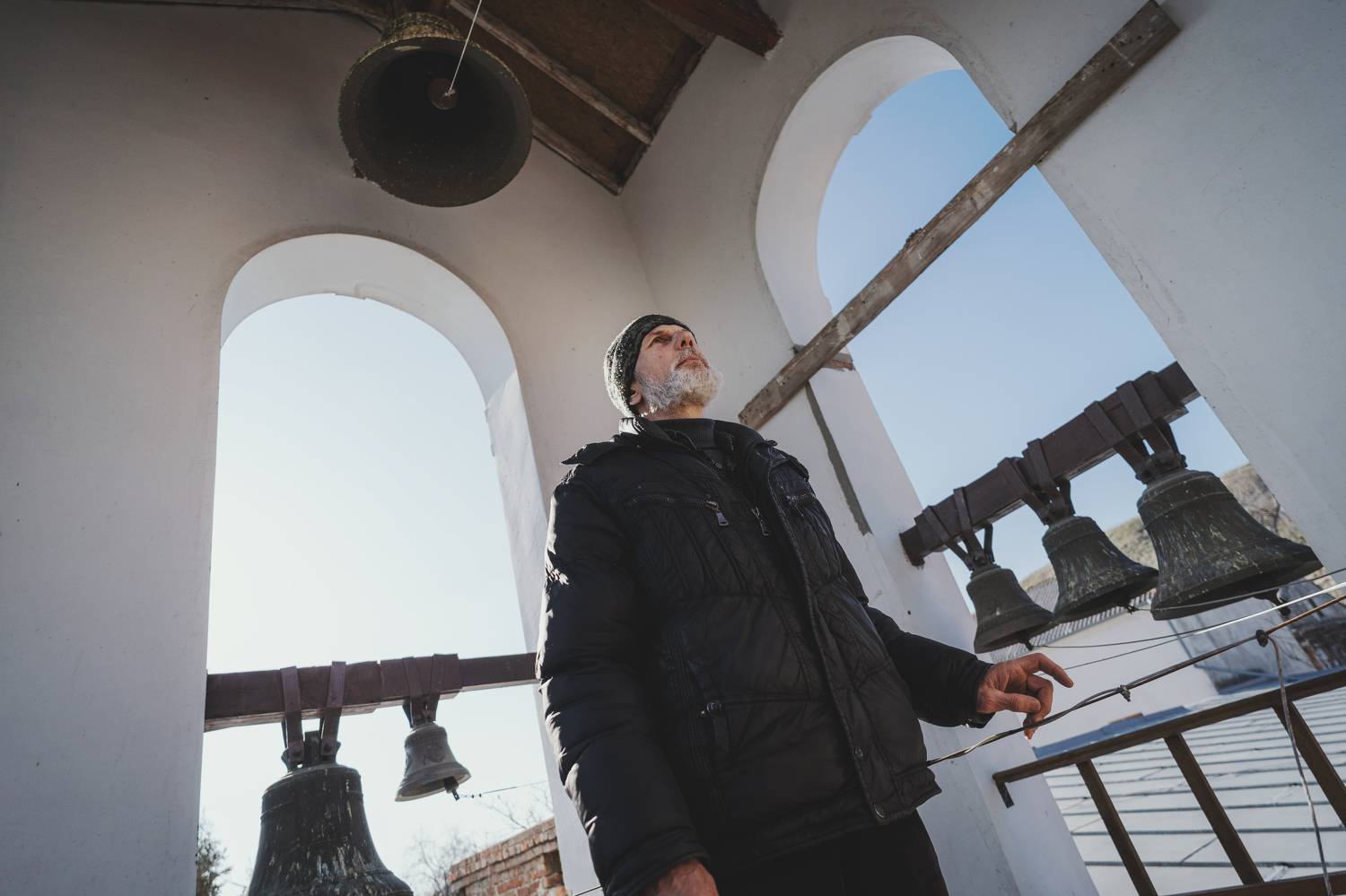 улица, уличное фото, стрит, архитектура, храм, звонарь, пономарь, церковь, атмосферное, повседневность, жизнь, винтажная оптика, мануальный фокус, mc helios 77m-4, керчь, крым, россия, Щербак Анатолий