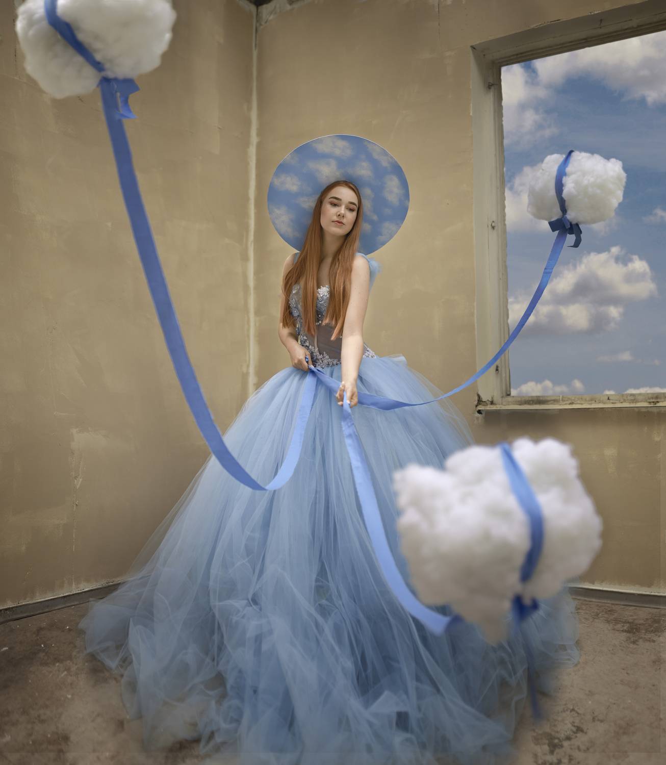 облака, девушка, фешн, бальное платье, небо пастушка, шатенка, красноволосая, гламур, женский портрет, идея, Natalie Seitner