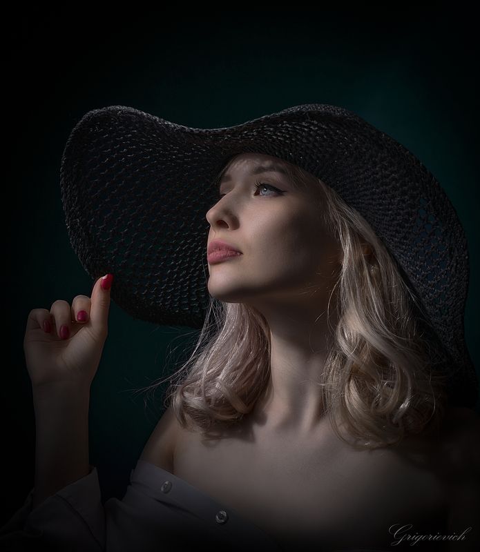 девушка. портрет. красота. глаза. шляпа Елена фото превью