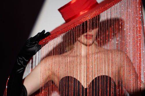 Елена в шляпе