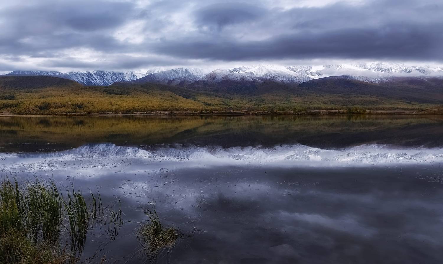 алтай, озеро джангысколь,тучи, осень, отражение, Фомина Марина