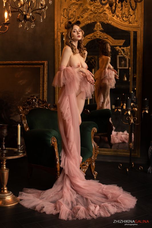 девушка, ню, артню, руки, прикосновение, girl, nu, nude, portrait, photo, портрет Современная статуя свободы фото превью