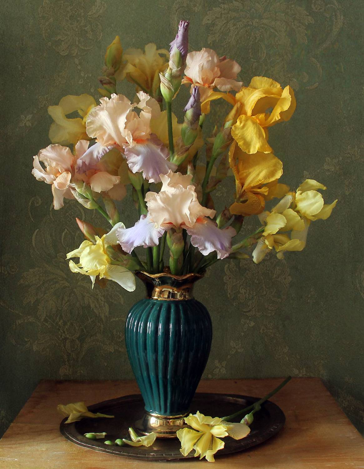 натюрморт, цветы, садовые цветы, весна, марина филатова, ирисы, Марина Филатова