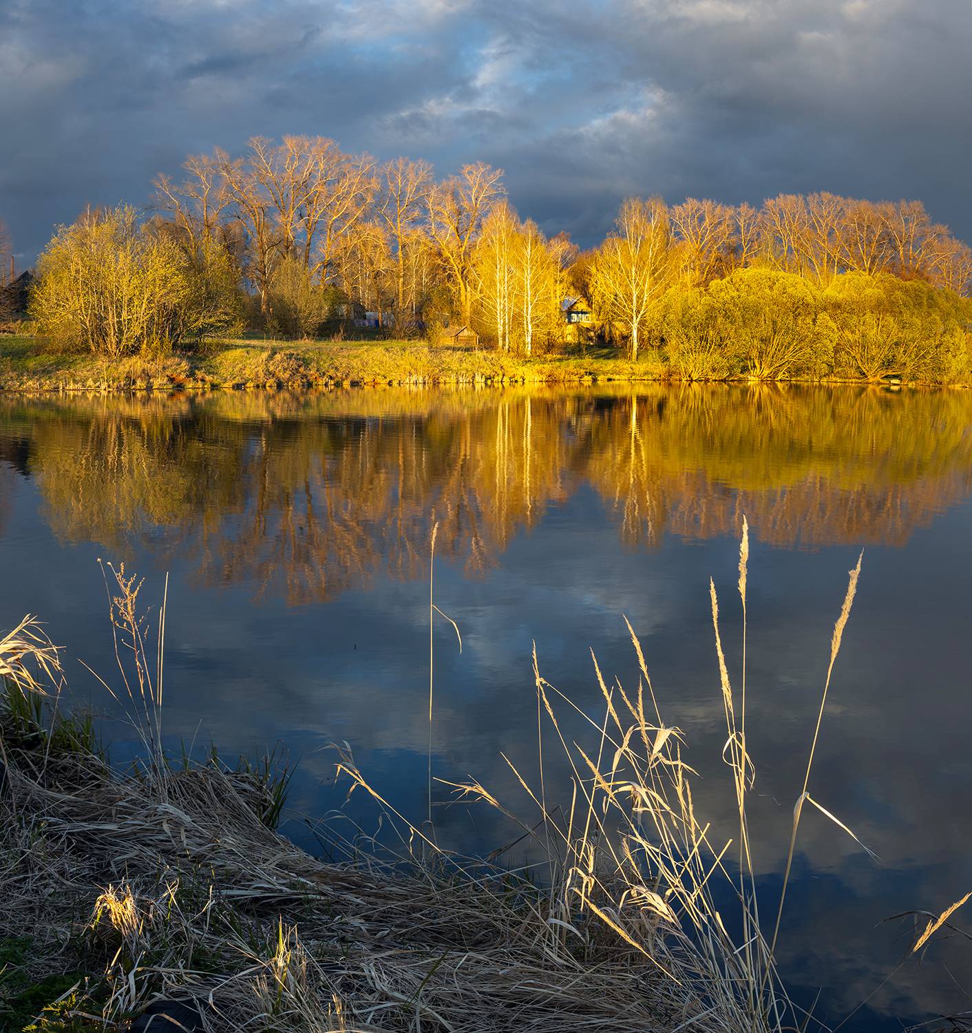 вечер село весна май вода пруд свет, Сергей Буторин
