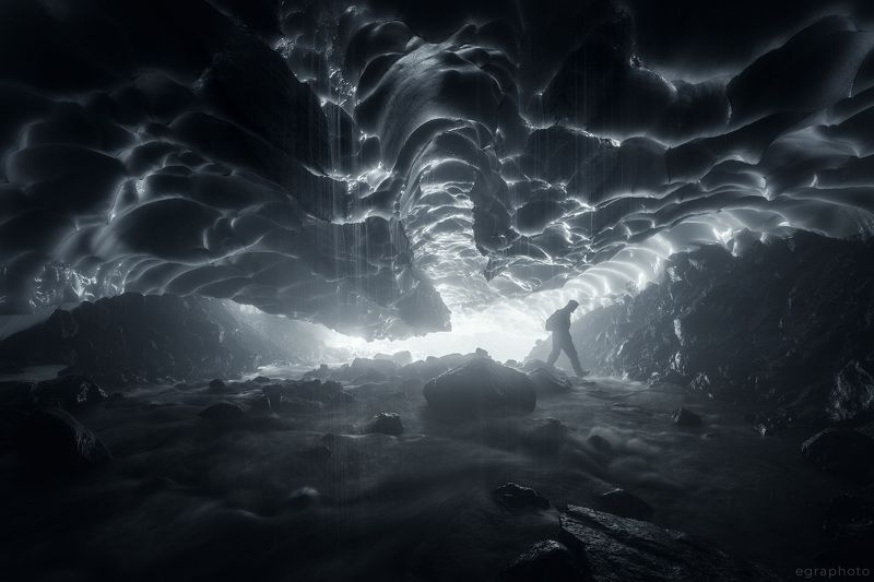 камчатка, вулкан, мутновский, россия, ледник, пещера, грот Потолок ледяной... фото превью