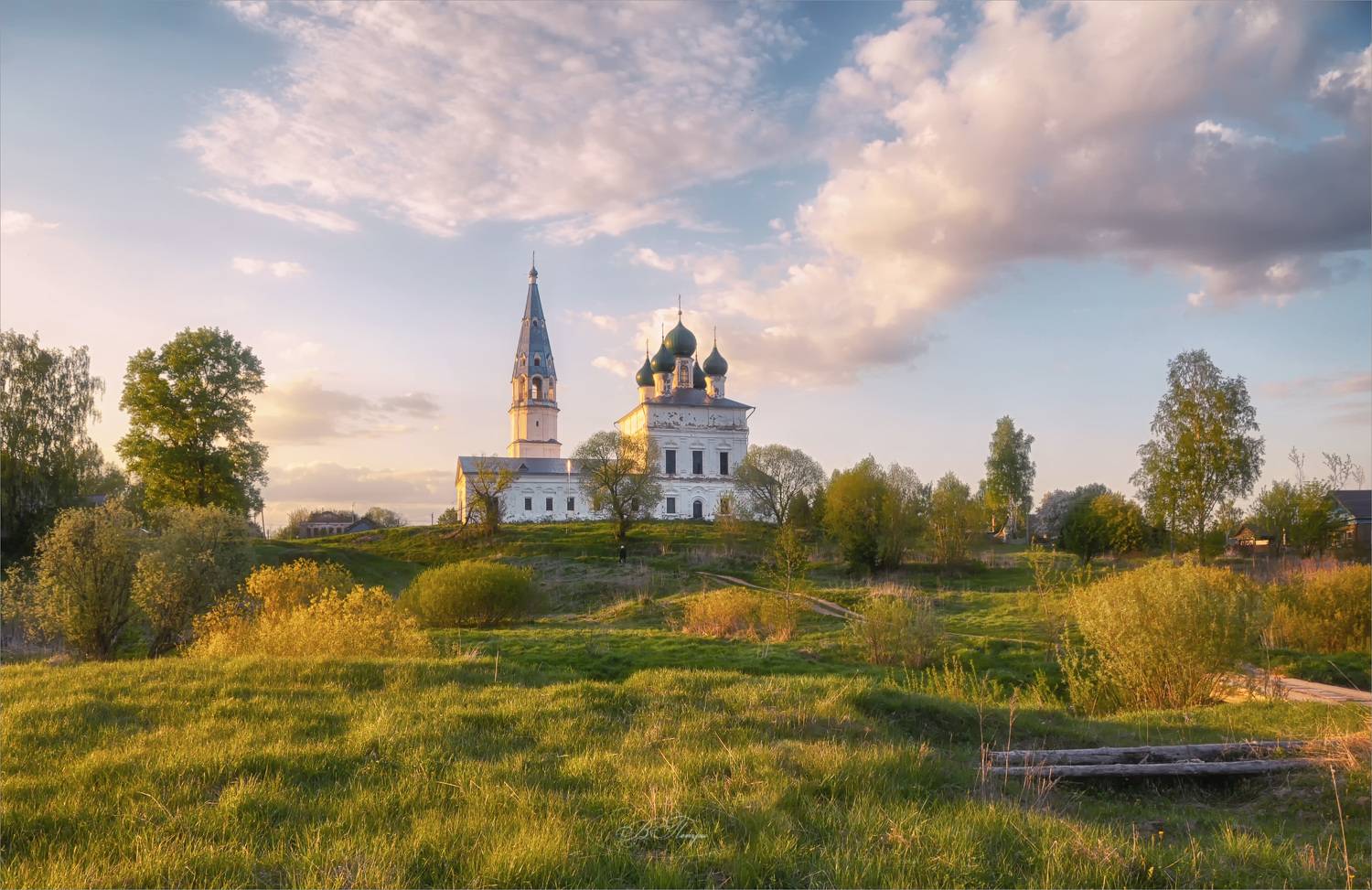 церковь дорога облака, Вера Петри