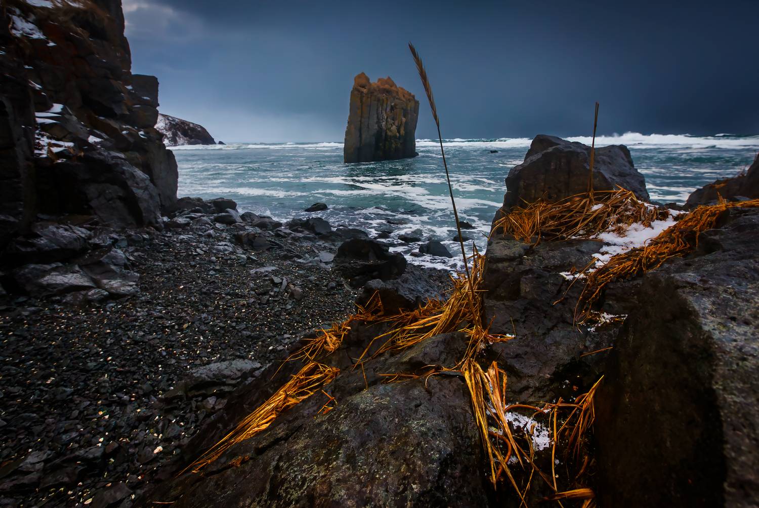 кекур, скала, непогода, шторм, океан, командорские острова, остров беринга, Дмитрий Уткин