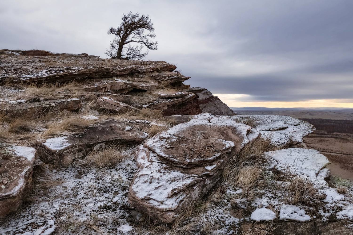 хакасия, сундуки, снег майский, сибирь, камни, енисейская сибирь, весна, Фомина Марина