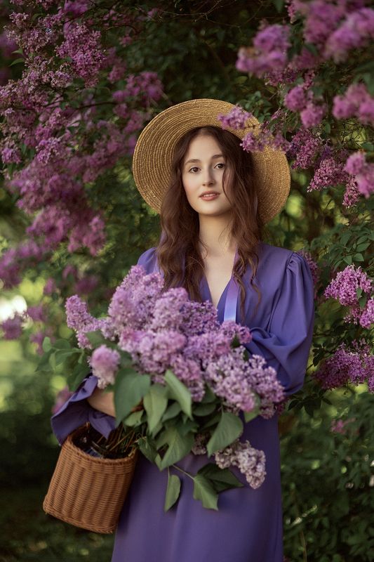 В сирени фото превью