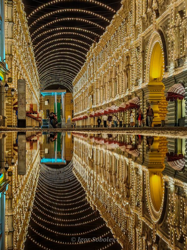 москва, гум, отражение, ветошный переулок Ветошный переулок фото превью