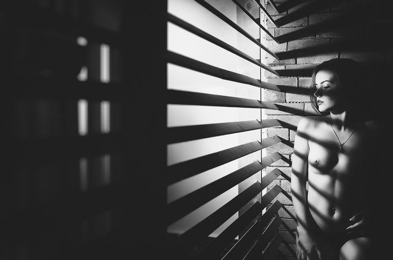 #black and white #Nude # Lines #Girl #Face #Light #Dark #Women  Black and white lines фото превью