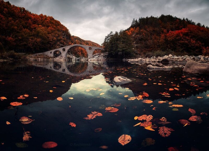 Fall at Devil\'s bridge фото превью