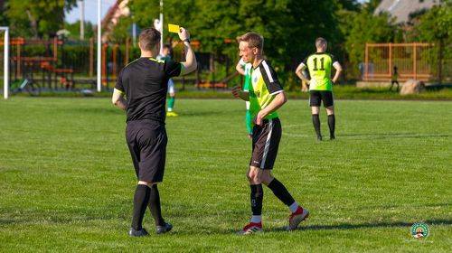 Жёлтая карточка.