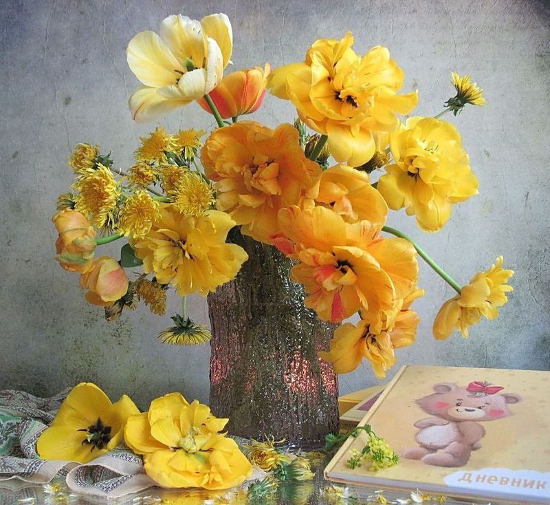 тюльпаны, одуванчики, желтый цвет Солнечный фото превью