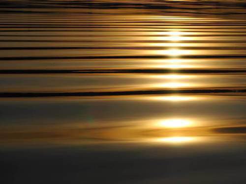 Симметрия закатных волн...