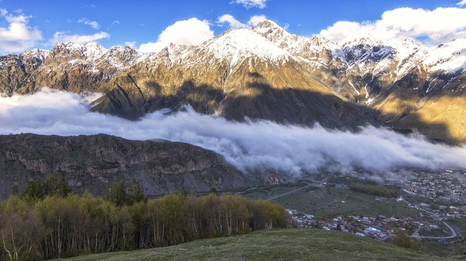 горы,туман,село., Анатолий Салтыков