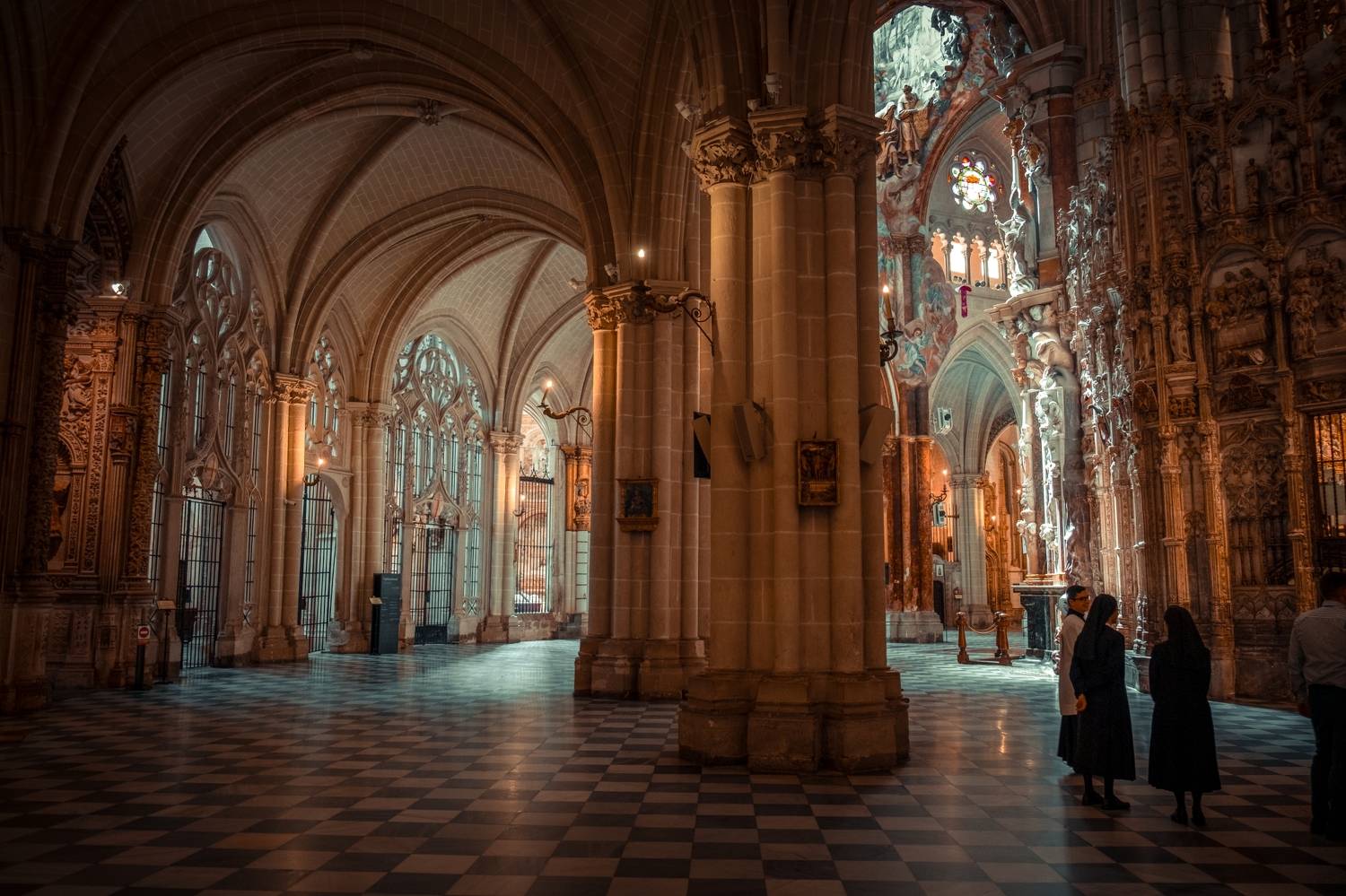 religion,toledo,catedral de toledo,travel,light,dark,, Алексиев Борислав