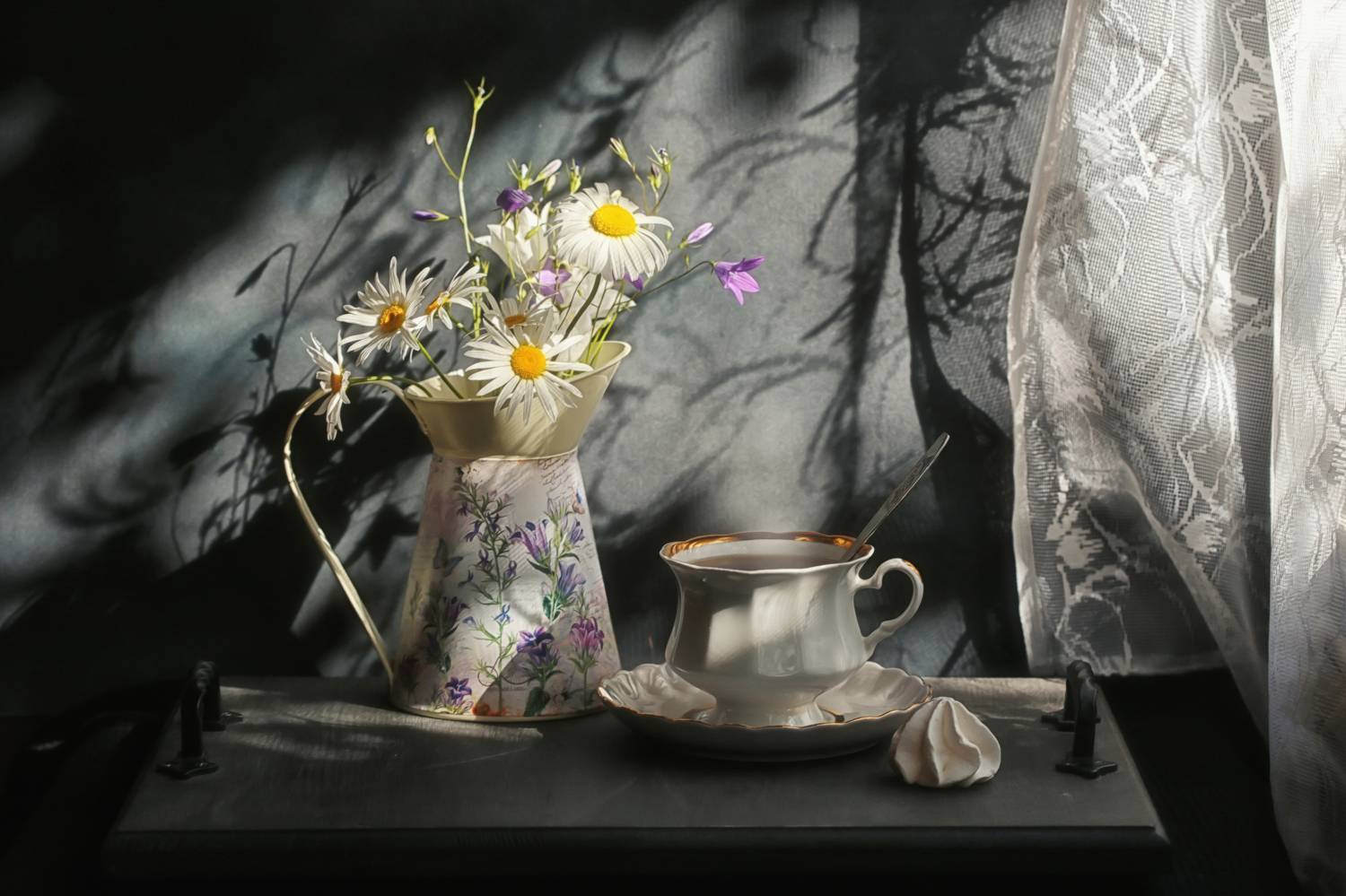 утро, чашка чая,  выпить чаю, на столе, цветы, чашка, чай, рассвет, лучи солнца, Стасов Виталий