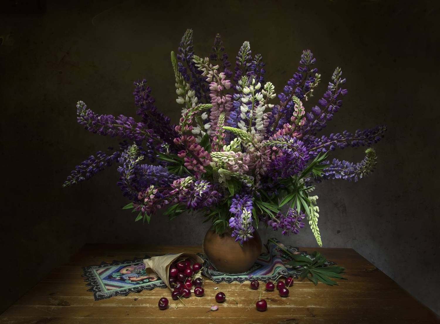 натюрморт, люпины, черешня, Tatyana Fedenkova