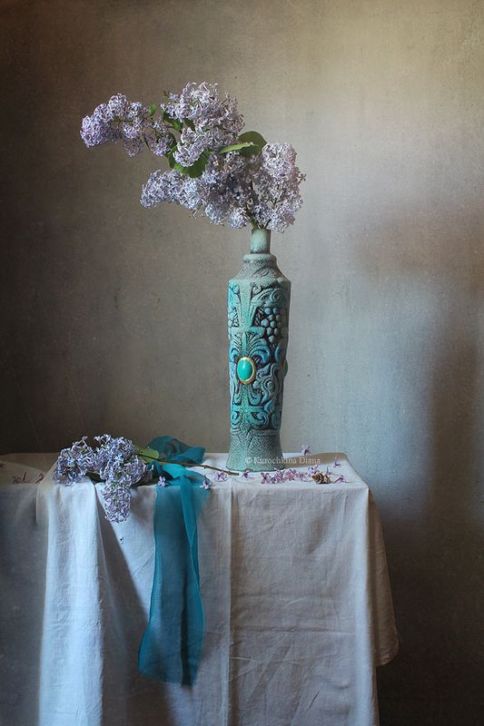 натюрморт, сирень с веткой сирени фото превью