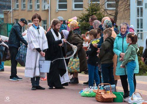 Освящение куличей.