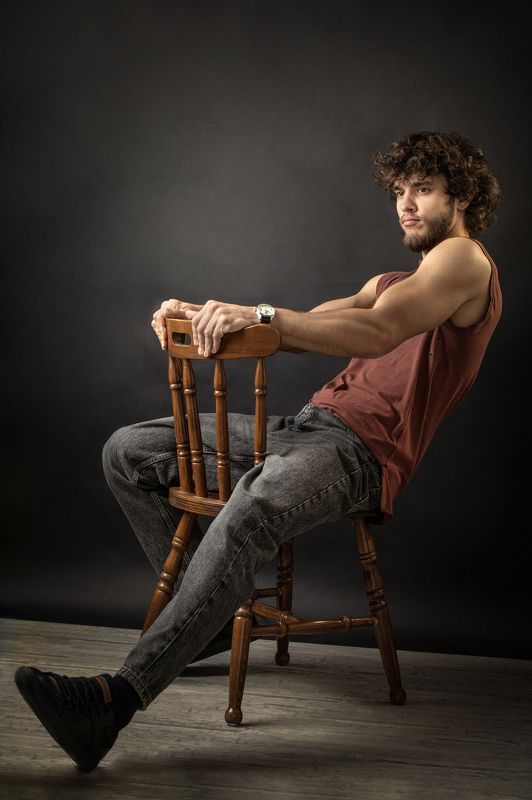 Man, chair, watch Alexander the great фото превью