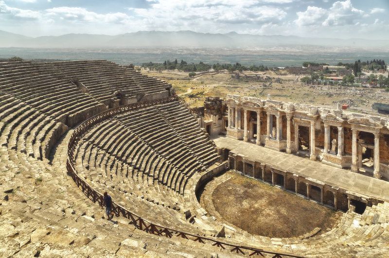 архитектура, театр, лето, жара История воплощенная в камне. фото превью