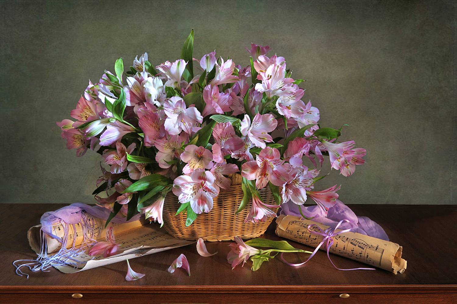 натюрморт,ноты, корзина,цветы,шарф,лента, Алла Шевченко