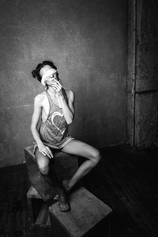 Beautiful, Beauty, Black & white, Bw, Emotion, Girl, Light, Model, People, Portrait, Woman Одиночество фото превью