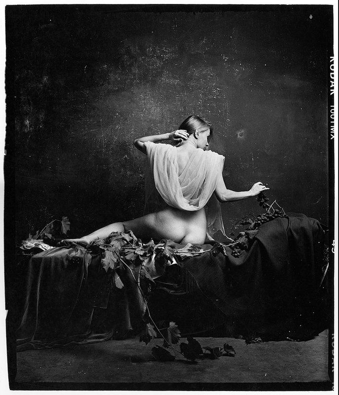 Арт, Ню, Ню арт ню, Пленка, Студия Девушка с виноградом фото превью