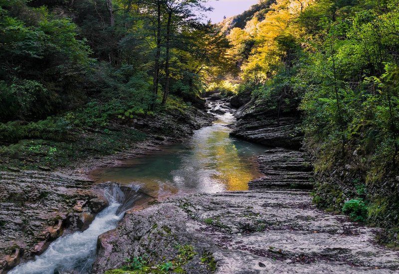 Осенний Курджипс в Гуамском ущелье - 2 фото превью