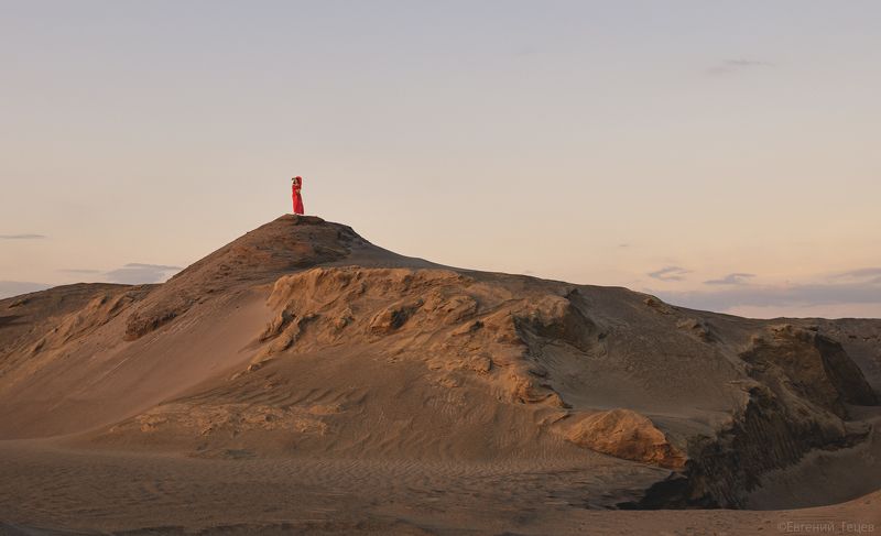 пустыня, песок, бархан, девушка *** фото превью