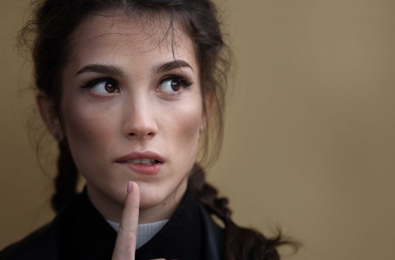 женщина, модель, актриса, лицо, глаза, эмоции, красивая, выразительная, взгляд, портрет, мода, улица Надежда К. фото превью