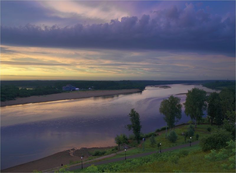 лето, река, утро, рассвет, небо, облака, лента, берега Утро над рекой фото превью