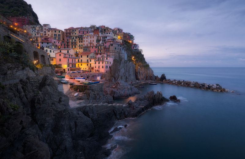 италия, манарола, вечер, город, городок, село, синий час, italy, italia, manarola, cinque terre, evening, blue hour, dusk Манарола на восходе / Early morning in Manarola фото превью