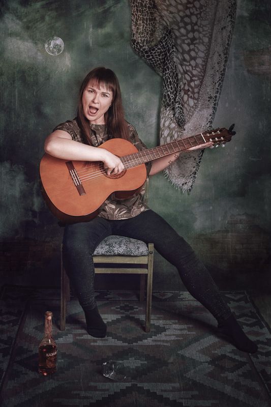 Поющая под луной/Singing under the moon фото превью