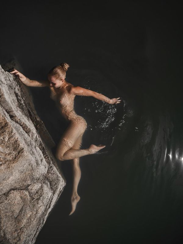 ню, вода, природа, блонидинка, озеро,блики, Михаил Решетников грация фото превью