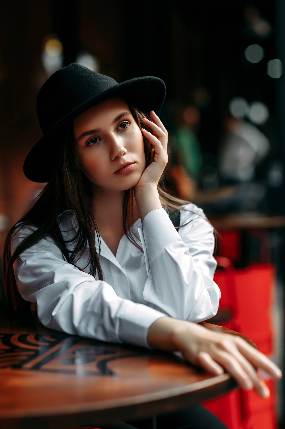 молодая девушка, городской стиль, дворы, на открытом воздухе, Алексей Плешков