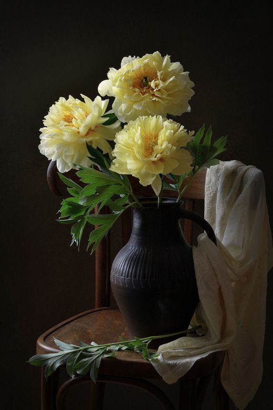 сергей алексеев, натюрморт Жёлтый пион Бартзелла фото превью