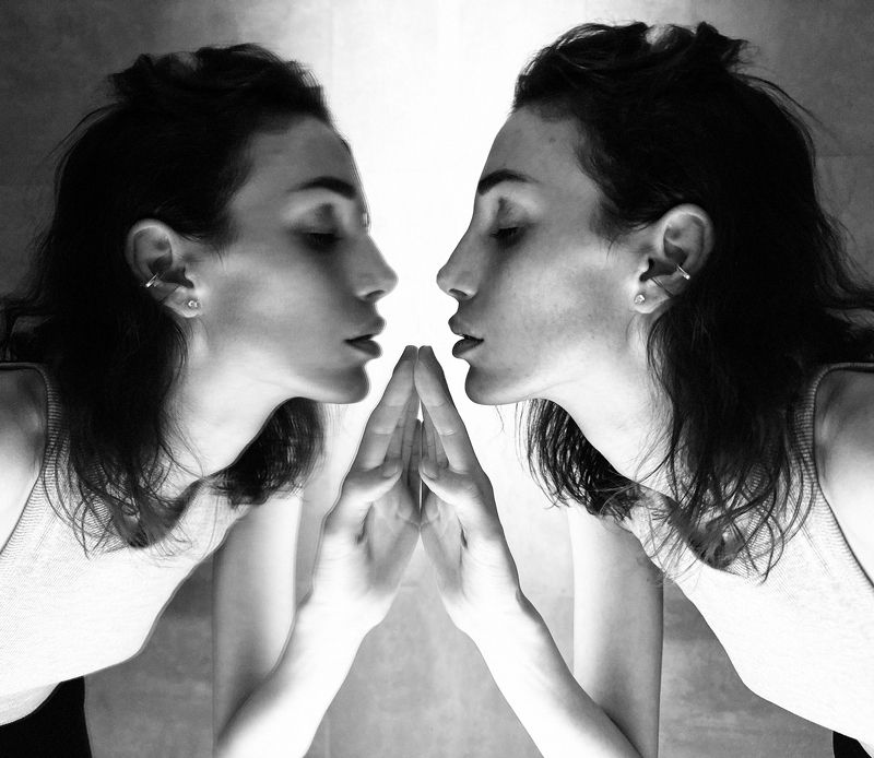 портрет, портретная фотография, женский портрет, естественный свет, фотосессия, чб, девушка, естественность, мобильная фотография, iphone14pro Polina фото превью