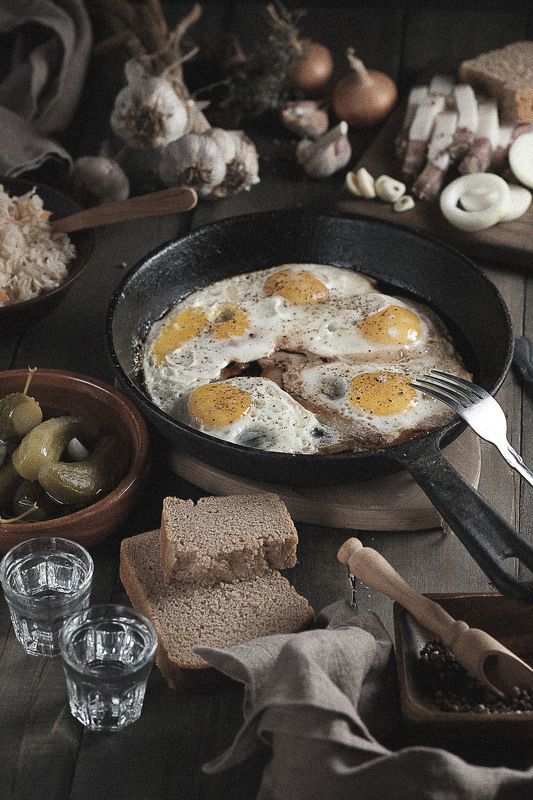 яичница бабушка деревня У бабушки фото превью