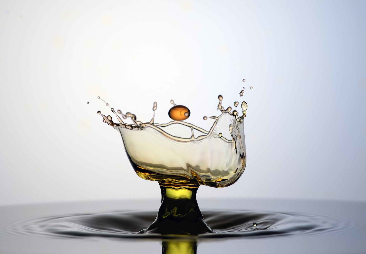 DROP,DROPS,DROPLET,DROPLETS,WATER DROP,WATER DROPS,WATER,SPLASH,SPLASH ART,MACRO,CLOSE UP,CLOSE-UP,SPLASH PHOTOGRAPHY,SPLASING,NO PEOPLE,PURE,MOTION,REFLECTION,SIMPLE,SIMPLICITY,MINIMAL,MINIMALISM,MINIMALISTIC,WET,SPLASHING,STUDIO,BLUE,LIQUID,INDOOR,INDOO, YOUSEF SAYADI