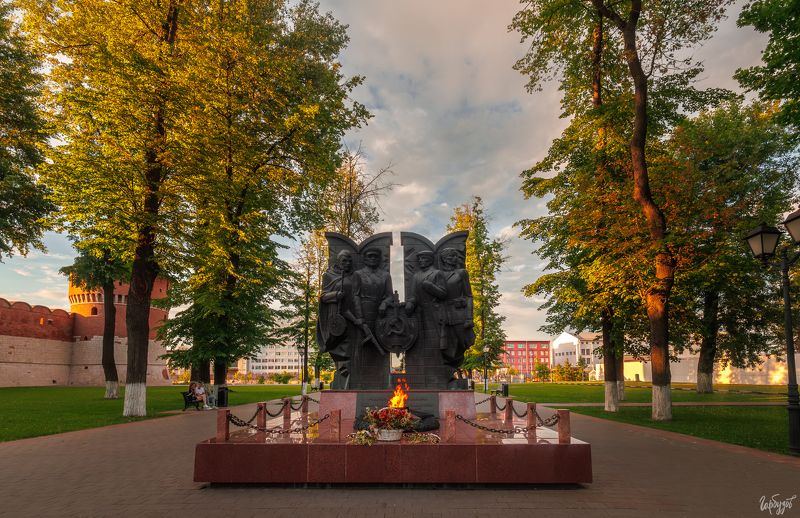 Мемориал сотрудникам органов государственной безопасности, партизанам, бойцам разведывательно-диверсионных групп и истребительных батальонов - участникам героической обороны города Тулы осенью-зимой 1941 г. фото превью